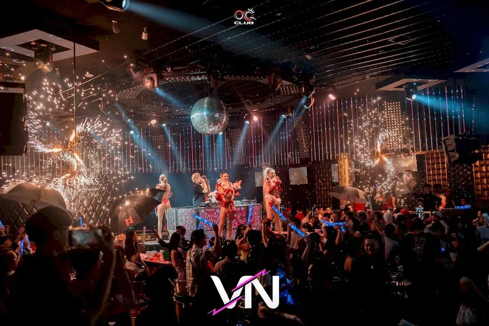 다낭 오큐 클럽 분위기 3번째