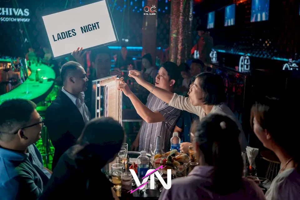 다낭 오큐 클럽 분위기 4번째