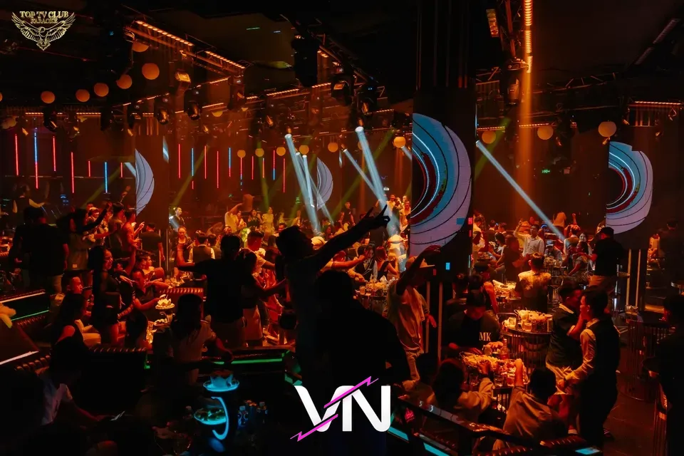 다낭 탑 티비 클럽 분위기 1번째