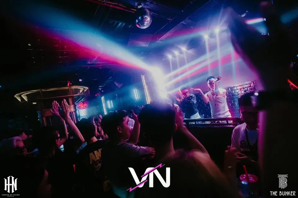 하노이 더 벙커 클럽 분위기 3번째