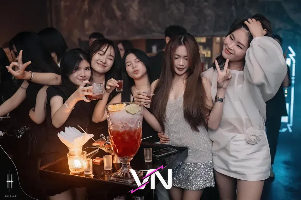 호치민 11:11 클럽 게스트 1번째