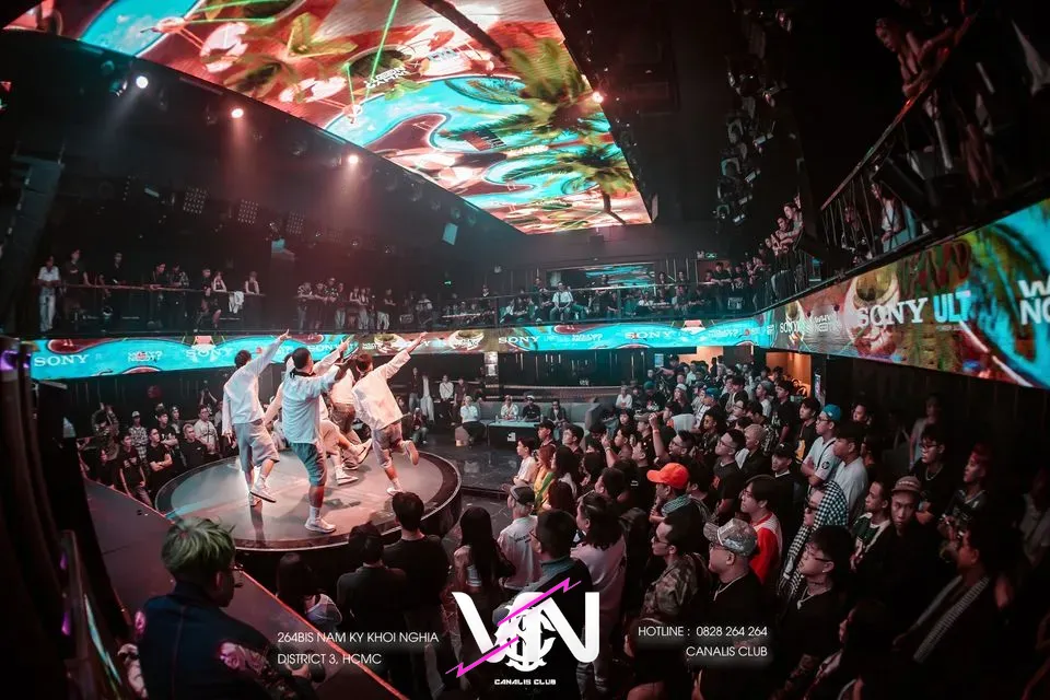 호치민 카날리스 클럽 분위기 1번째