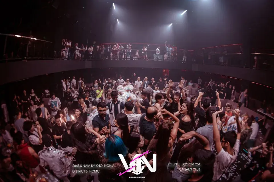 호치민 카날리스 클럽 분위기 3번째