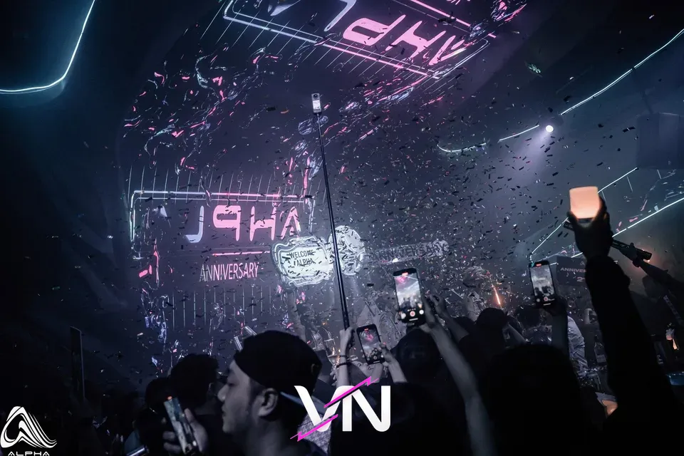 나트랑 알파 클럽 분위기 1번째