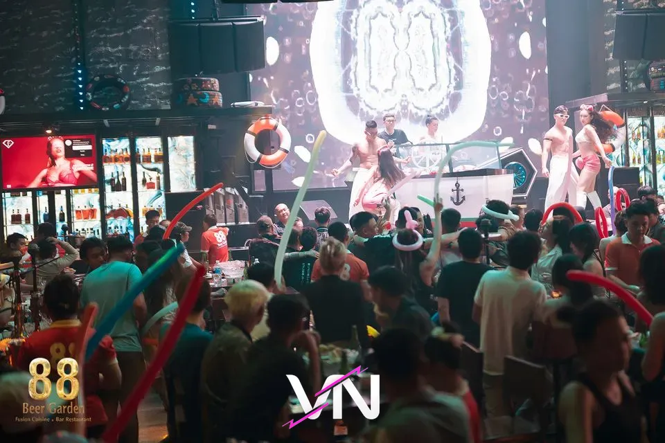 붕따우 88 비어 가든 분위기 2번째